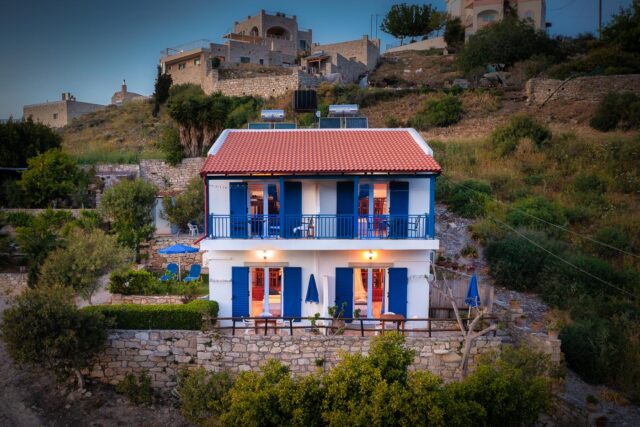 Plaka Kamilari apartments