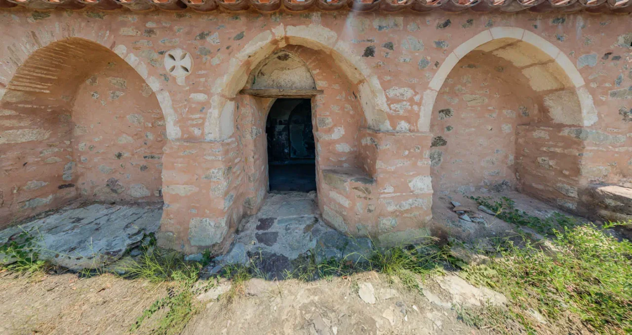 Agios Georgios Xifoforos in Apodoulou Amari