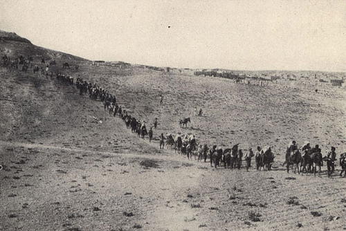 https://www.geotour.gr/wp-content/uploads/2024/06/Kharput_Christian_refugees_-_C.D.Morris_-_National_Geographic_Nov._1925.jpg