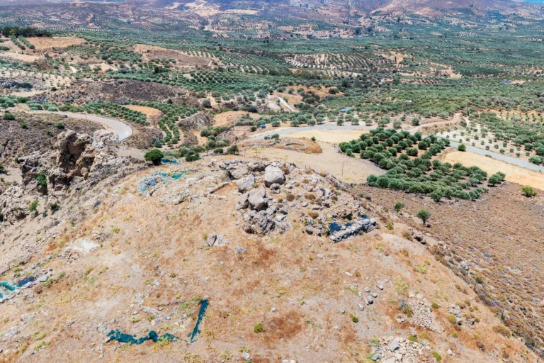 The Minoan Settlement and Cemetery at Koumasa