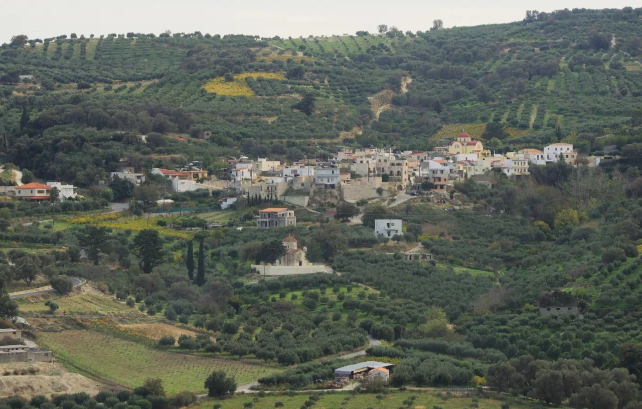 View of Keramoutsi from Moni, at the west, From Wikimedia Commons