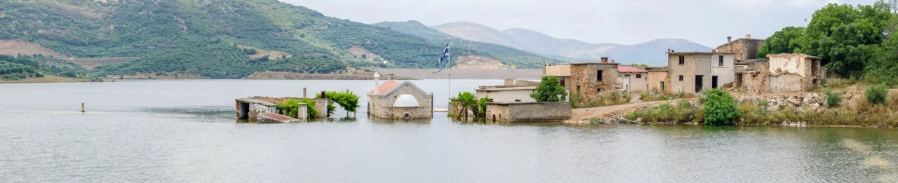 Sfendyli village in 2016 in Aposelemis river dam Sfendyli village in 2016 in Aposelemis river dam