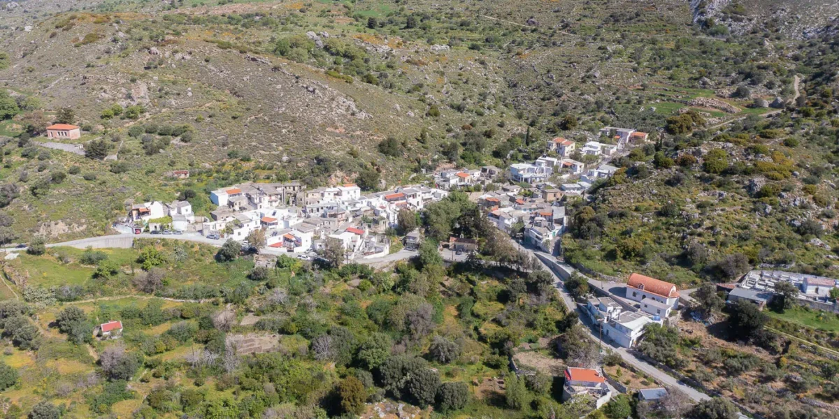 Platanes, Agios Vassilios