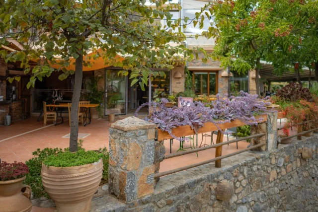 Velani Country hotel