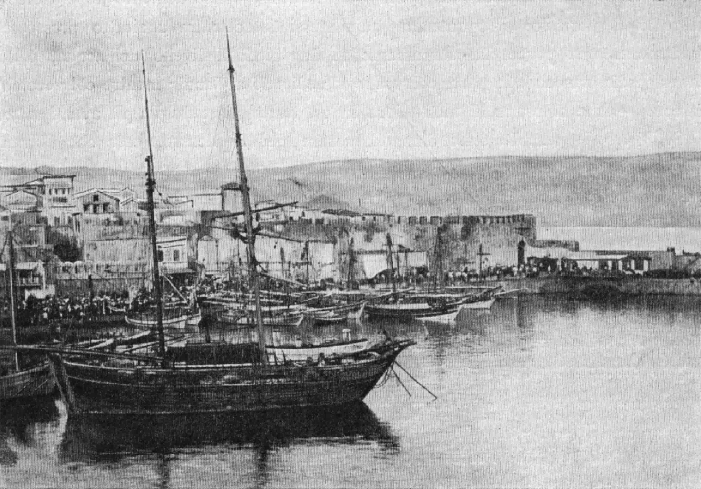 Heraklion port, the Port Gate, of Gate of the Dock, is just visible at the distance, Photo by G. Gerola