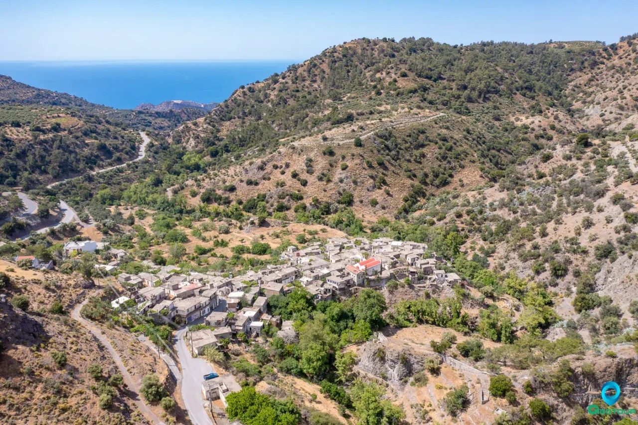 The almost abandoned Kalami settlement near Ano Viannos. The almost abandoned Kalami settlement near Ano Viannos.