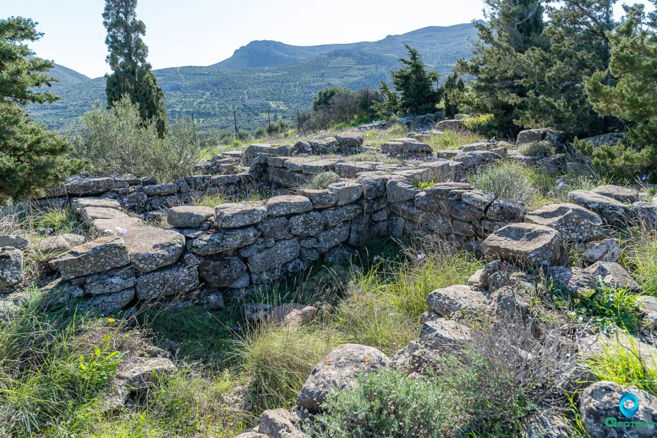 The Kephali Hill Range Archaeological Complex, Chondros Viannou